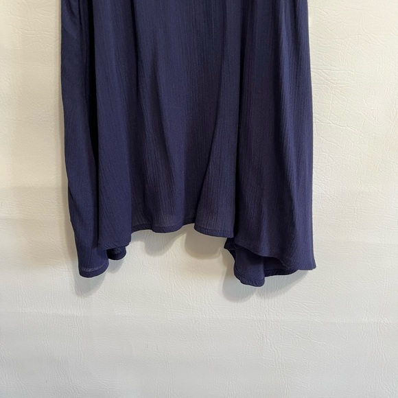 Love Lucy tank top Navy NWT sz S shark bite hem soft Lightweight v-Neck flowy - Picture 7 of 10